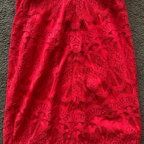 Strapless, lace bodycon dress - Picture 6 of 11